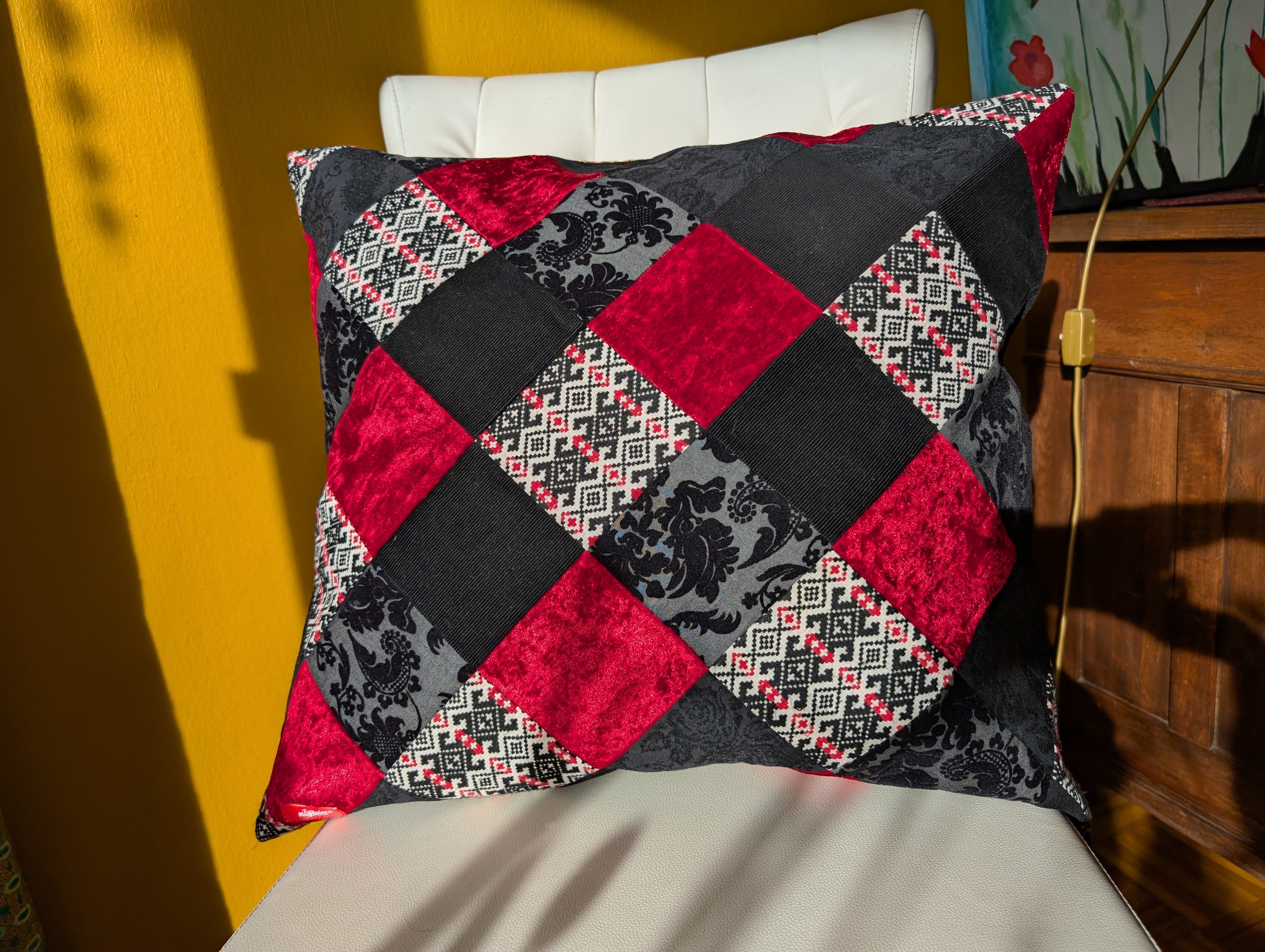 Kissen "Schwarz Rot" - Miniaturbild 2