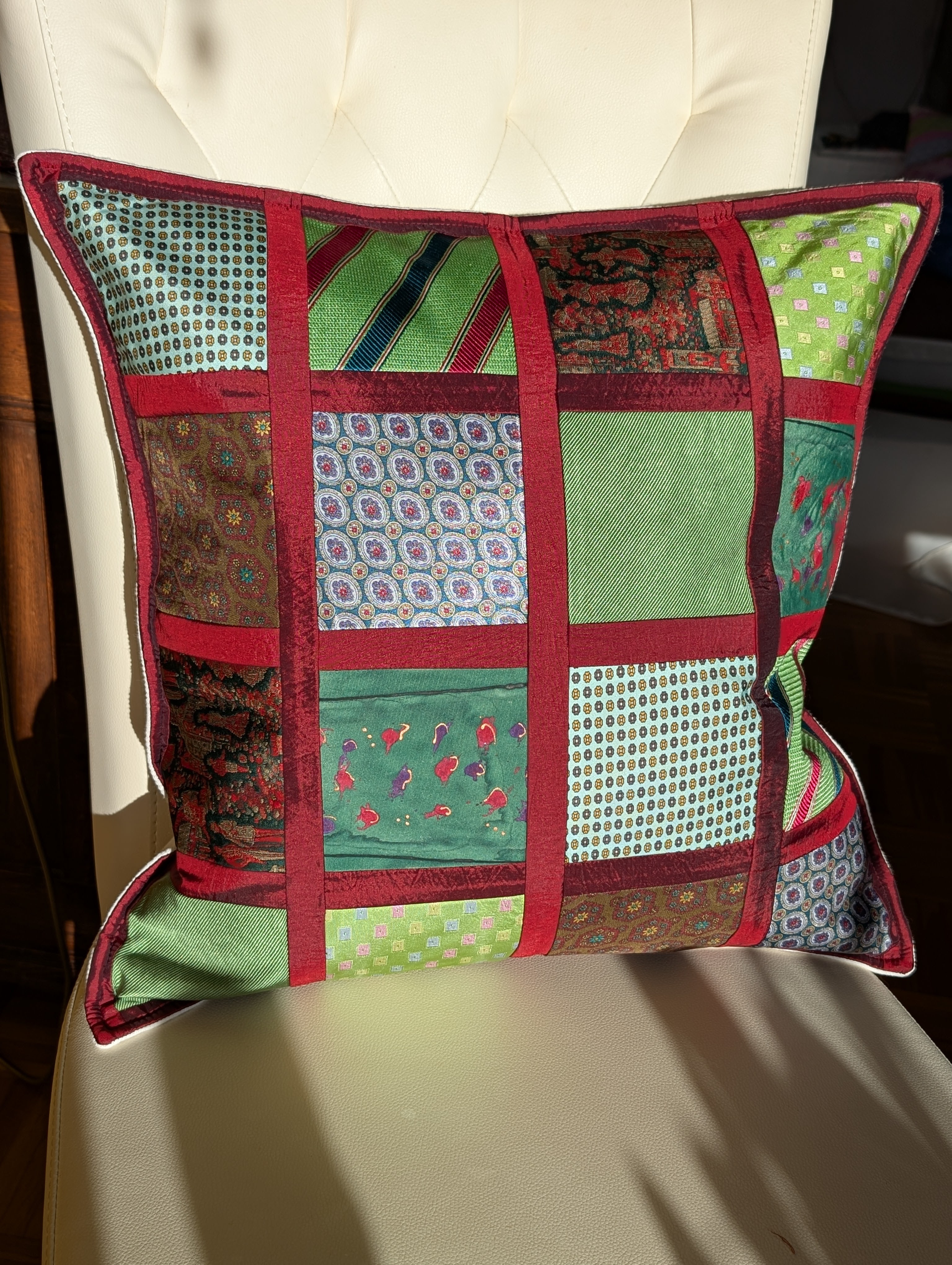 Kissen "Quadratische Krawatten"